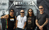 Sute de fani Metallica stau de doua zile in fata stadionului din Peru (video)