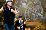 AC/DC vor zgudui festivalul Download alaturi de 50 de oameni de fier