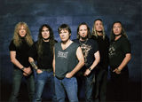 Chitaristul Iron Maiden sprijina o campanie de 'eliberare' a unei statui