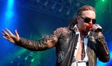Axl Rose il acuza de sabotaj pe fostul manager Guns N Roses
