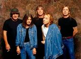 Un nou concert AC/DC este sold out