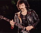 Chitaristul Black Sabbath, Tony Iommi, se va opera la mana stanga