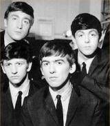 Managementul The Beatles lanseaza un box set de trei carti