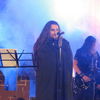 Inceputul concertului Coiotul in postura de Dracula