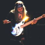 Prima Sky Guitar semnata de Uli Jon Roth va fi dezvaluita la NAMM