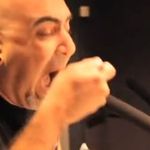 Un barbat a inghitit mancare de caine pentru a ajunge la Metallica (video)