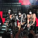 Bateristul Kiss a fost intervievat la The Real Radio Show(video)