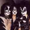 Chitaristul Kiss intr-o actiune caritabila