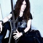 Marty Friedman scoate la licitatie chitarele din era Megadeth