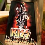 Kiss lanseaza pe piata o urna de cenusa