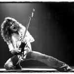 Eddie Van Halen sustine ca nu l-a concediat pe Michael Anthony