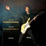 Paul Gilbert va da lectii de chitara online in Rock Guitar School (video)