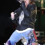 Axl Rose a fost jefuit dupa showul Guns N Roses din Paris