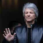 Jon Bon Jovi a interpretat 3 melodii de Craciun