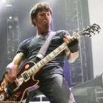 Solistul si chitaristul formatiei Godsmack s-a logodit