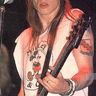Poze Poze Guns N Roses - Axl on bass quitar