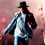 Ce parere au fanii despre Axl Rose si Guns N Roses (video)