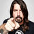 Un fan Foo Fighters incearca sa-l cumpere pe David Grohl Un fan Foo Fighters incearca sa-l cumpere pe David Grohl
