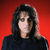 Un fan Alice Cooper batut de alt fan cu ajutorul unui picior artificial Un fan Alice Cooper batut de alt fan cu ajutorul unui picior artificial