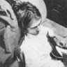 Poze Poze Nirvana - lonely guy with his guitar